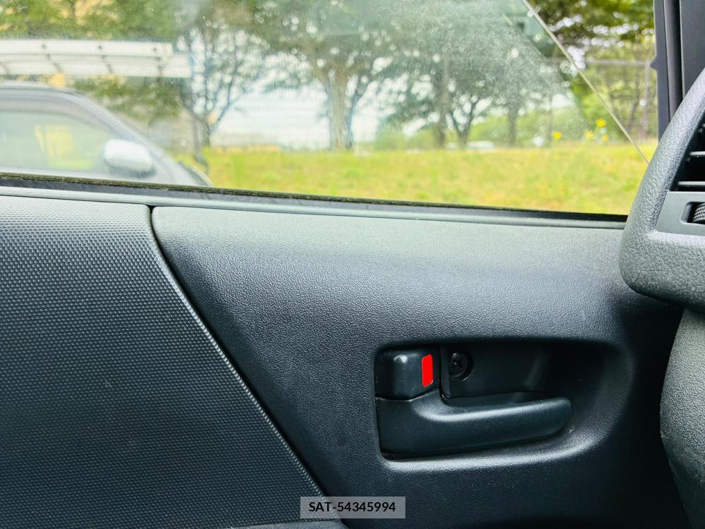 Toyota HIACE VAN 2019-07 8240827-21