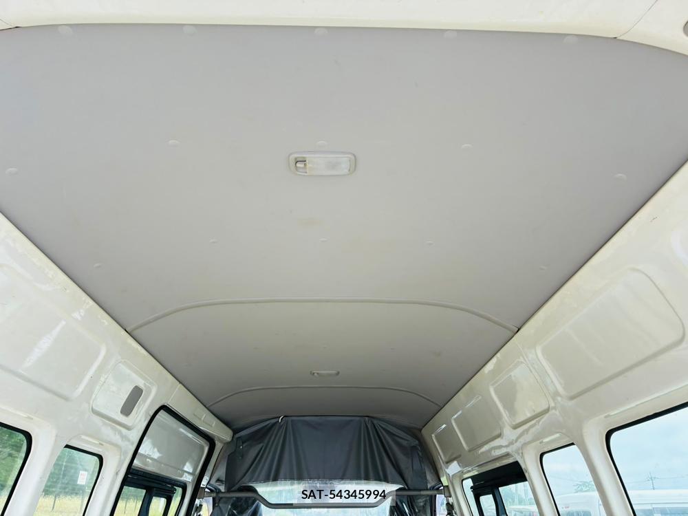 Toyota HIACE VAN 2019-07 8240827-23