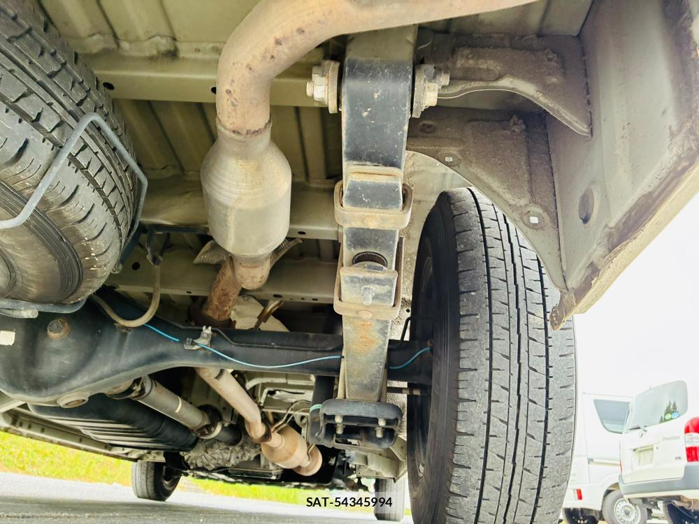 Toyota HIACE VAN 2019-07 8240827-35