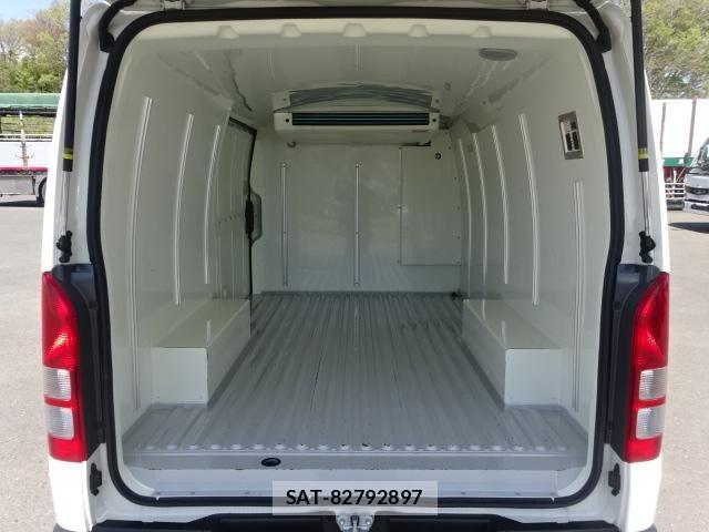 Toyota HIACE VAN 2024-02 8336084-10