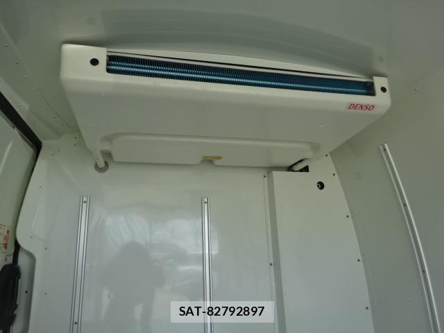 Toyota HIACE VAN 2024-02 8336084-15