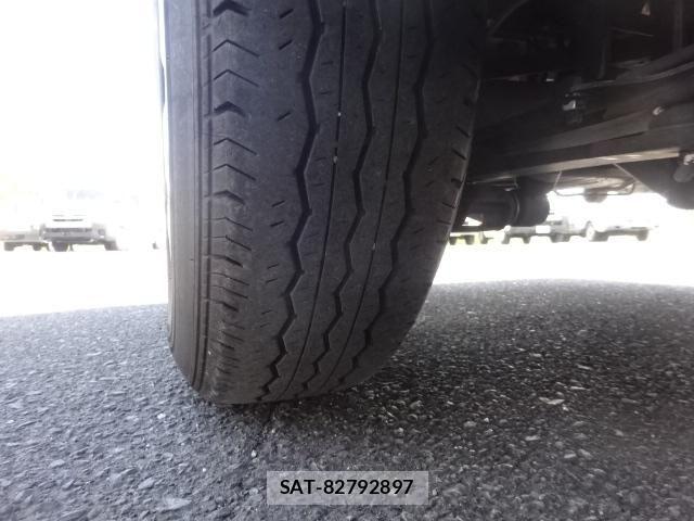 Toyota HIACE VAN 2024-02 8336084-27