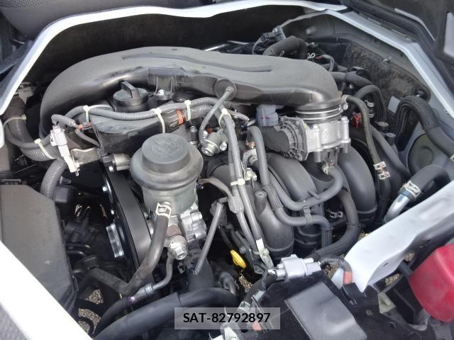 Toyota HIACE VAN 2024-02 8336084-29