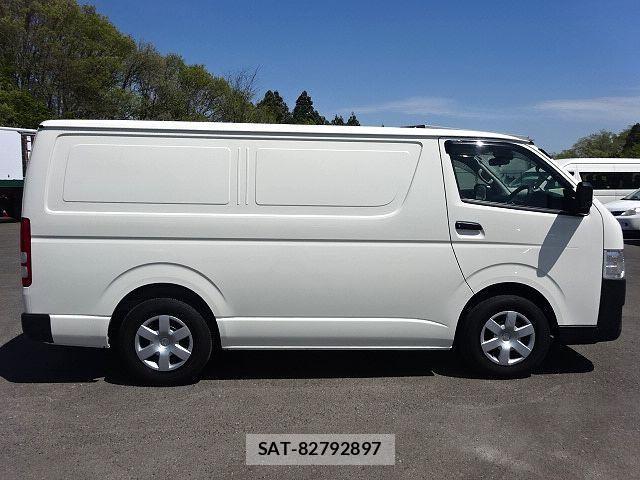 Toyota HIACE VAN 2024-02 8336084-4