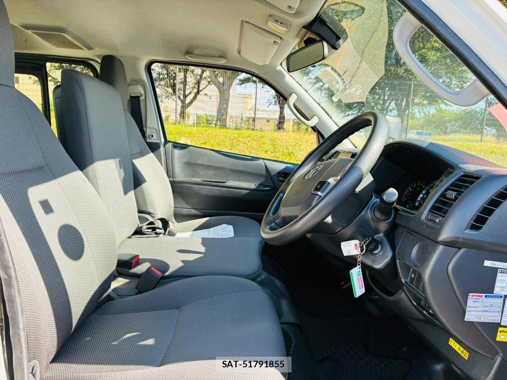 Toyota HIACE VAN 2019-07 8199207-10