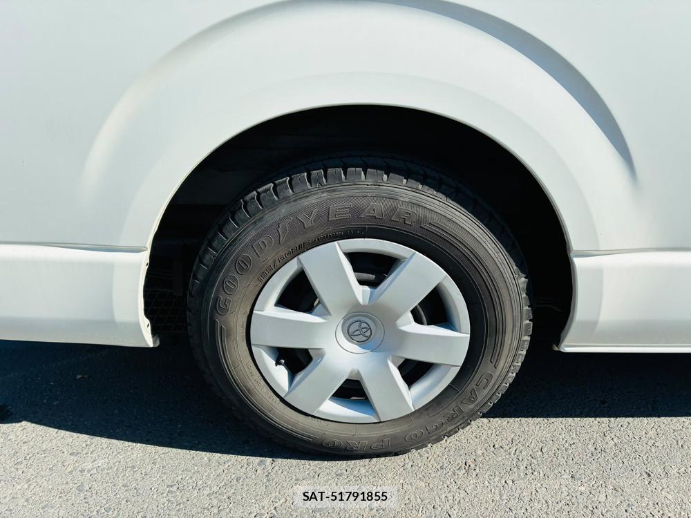 Toyota HIACE VAN 2019-07 8199207-26