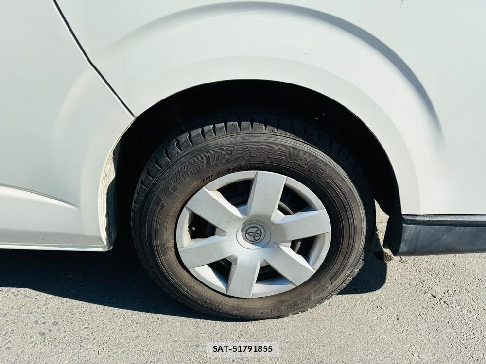 Toyota HIACE VAN 2019-07 8199207-27