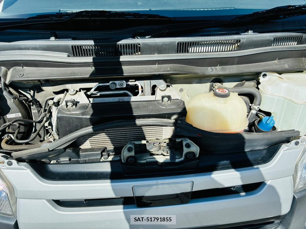 Toyota HIACE VAN 2019-07 8199207-36