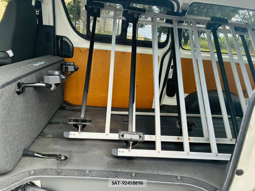 Toyota HIACE VAN 2019-11 8329534-9