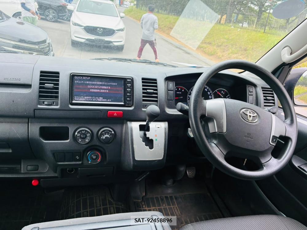 Toyota HIACE VAN 2019-11 8329534-13