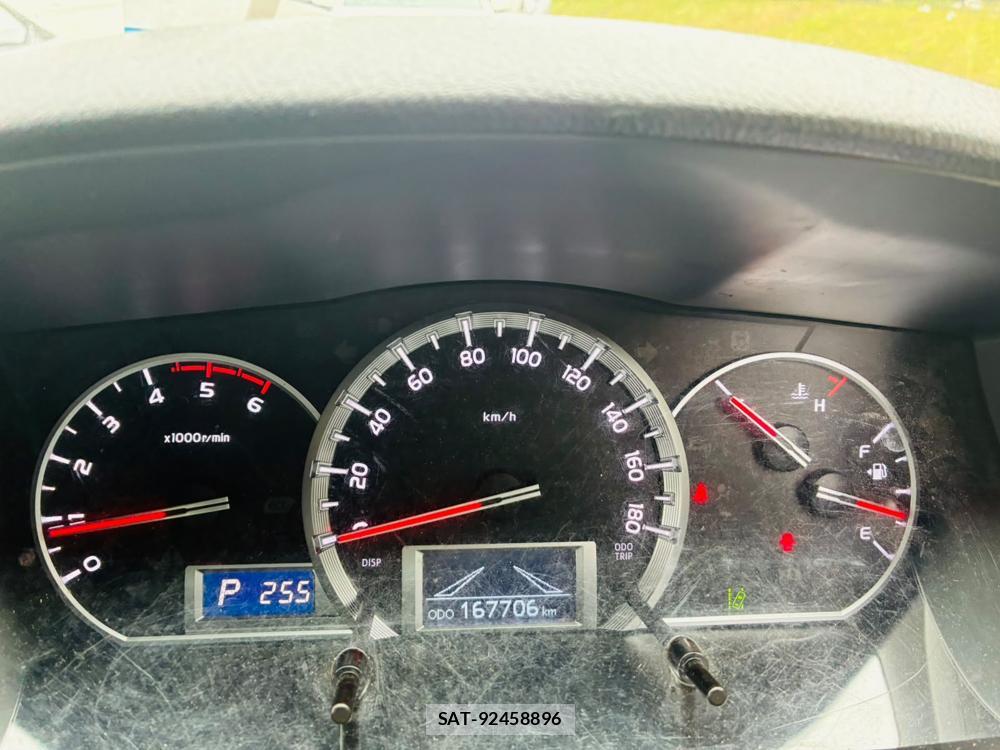 Toyota HIACE VAN 2019-11 8329534-15