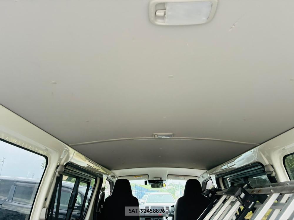 Toyota HIACE VAN 2019-11 8329534-24