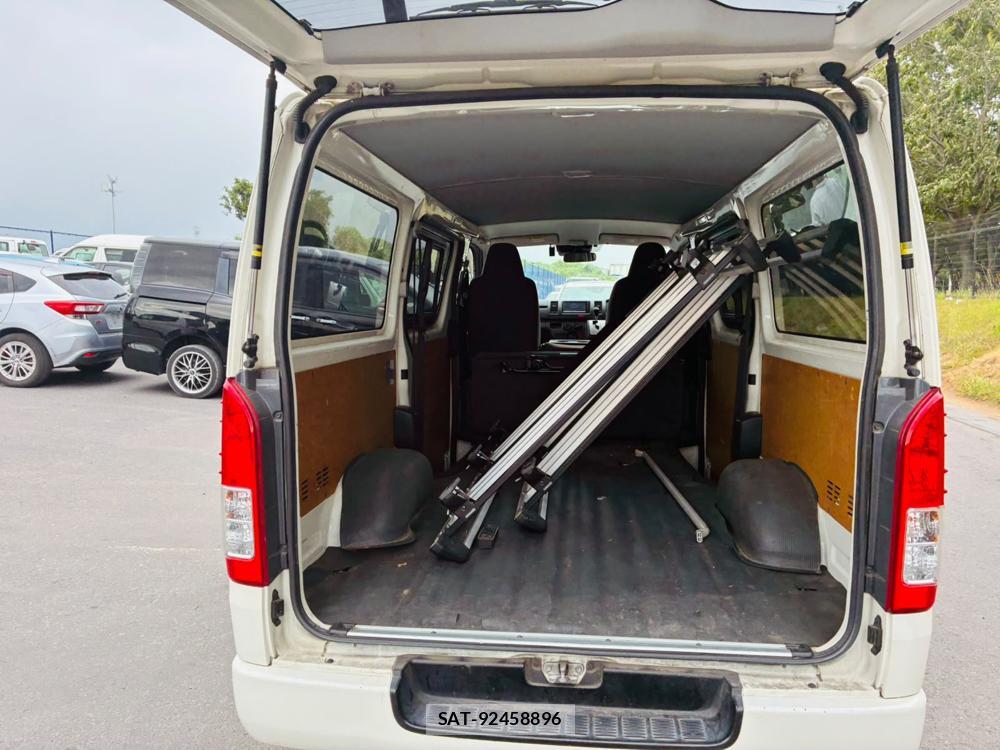 Toyota HIACE VAN 2019-11 8329534-25