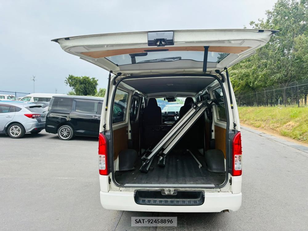 Toyota HIACE VAN 2019-11 8329534-26