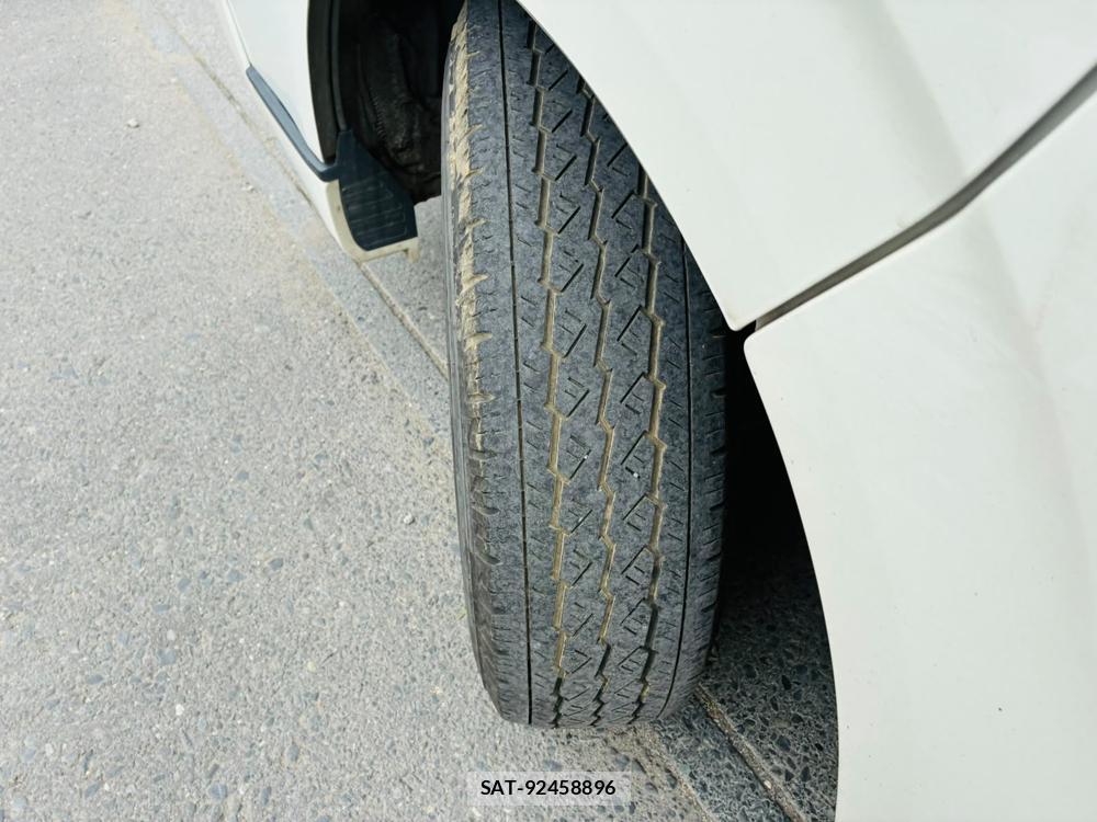 Toyota HIACE VAN 2019-11 8329534-31