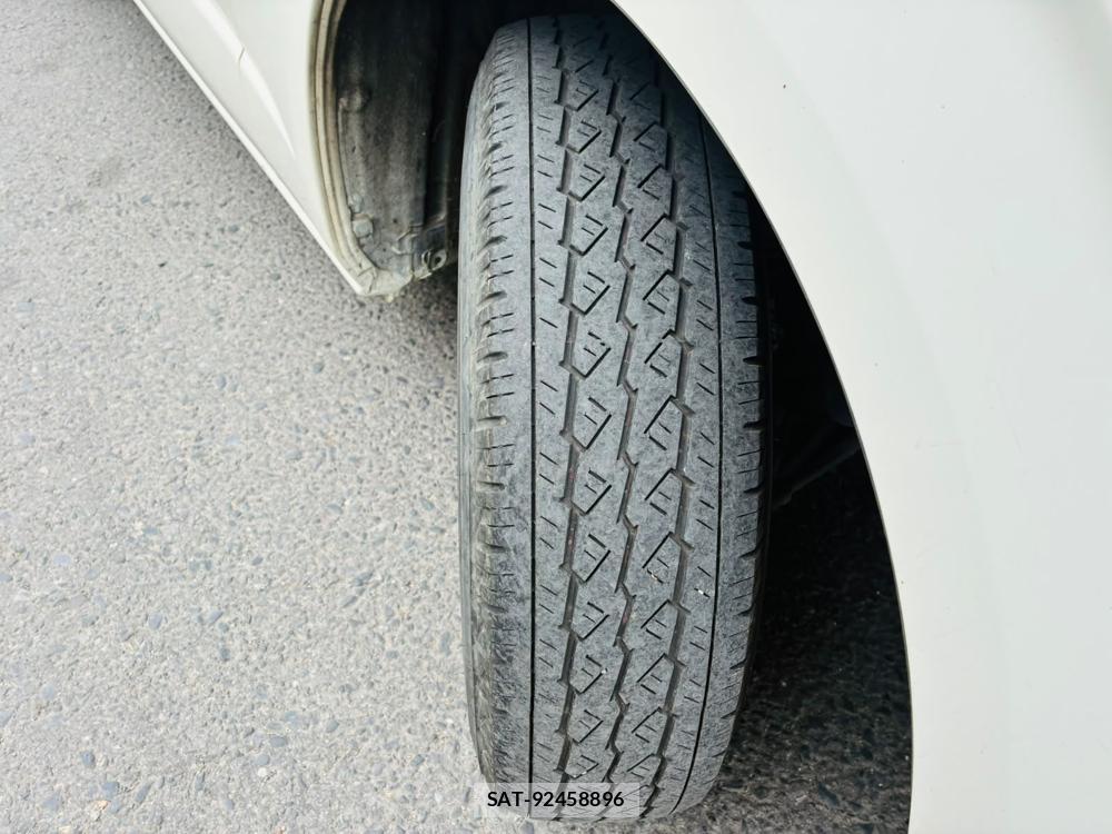 Toyota HIACE VAN 2019-11 8329534-32
