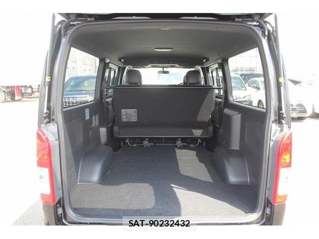 Toyota HIACE VAN 2023-11 8366162-29