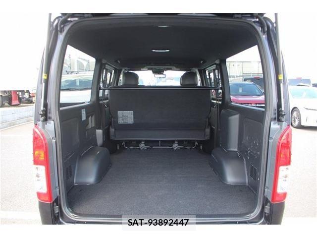 Toyota HIACE VAN 2022-09 8366164-28
