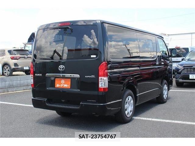Toyota HIACE VAN 2025-07 8366163-9