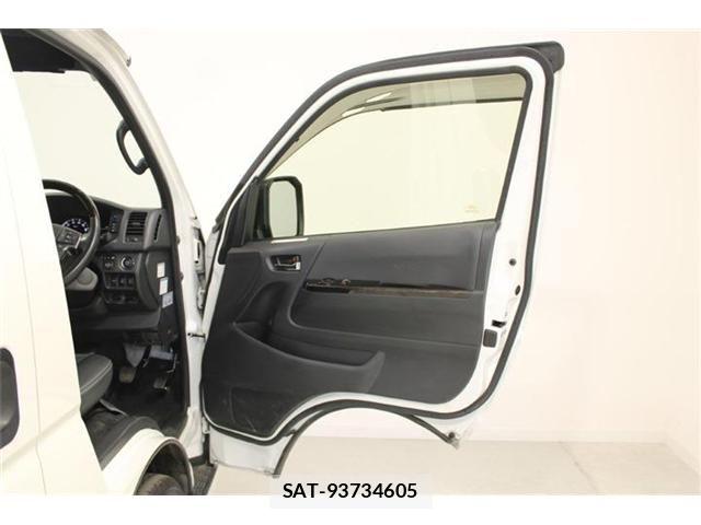 Toyota HIACE VAN 2021-02 8366165-29