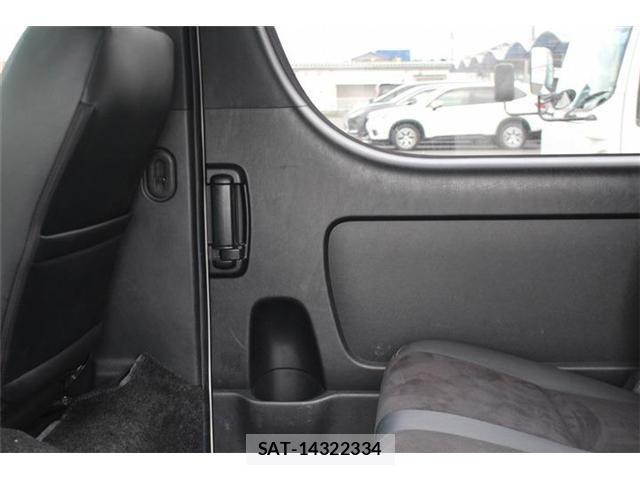 Toyota HIACE VAN 2020-02 8371712-19