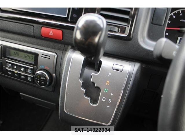 Toyota HIACE VAN 2020-02 8371712-23