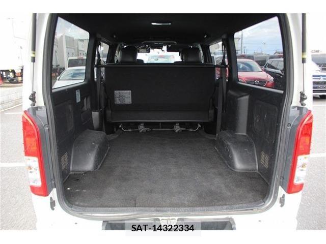 Toyota HIACE VAN 2020-02 8371712-28