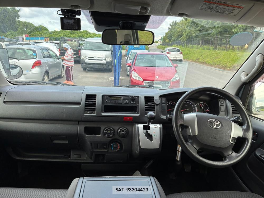 Toyota HIACE VAN 2019-07 8351356-12