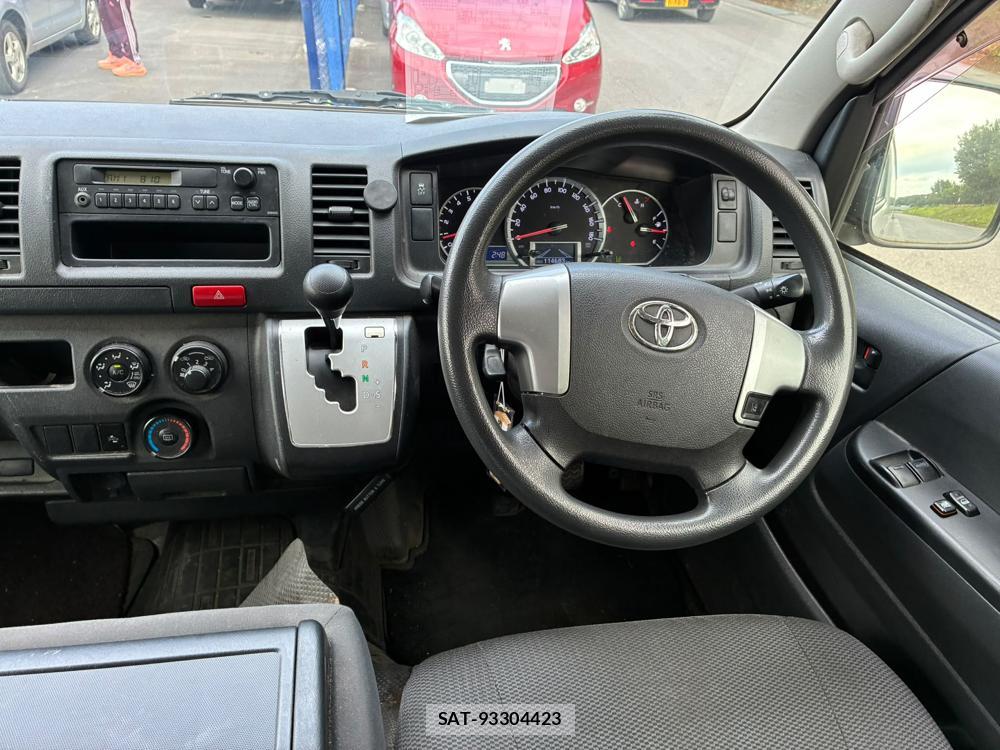 Toyota HIACE VAN 2019-07 8351356-13