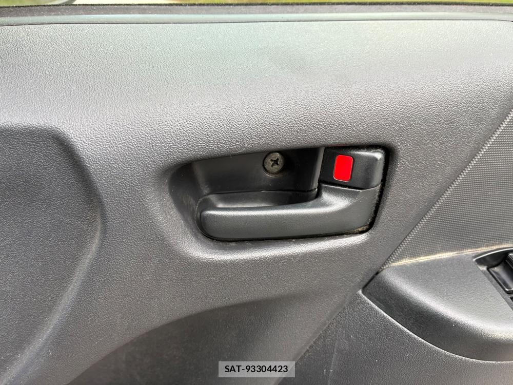 Toyota HIACE VAN 2019-07 8351356-19