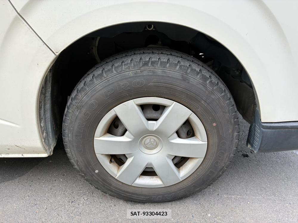Toyota HIACE VAN 2019-07 8351356-27