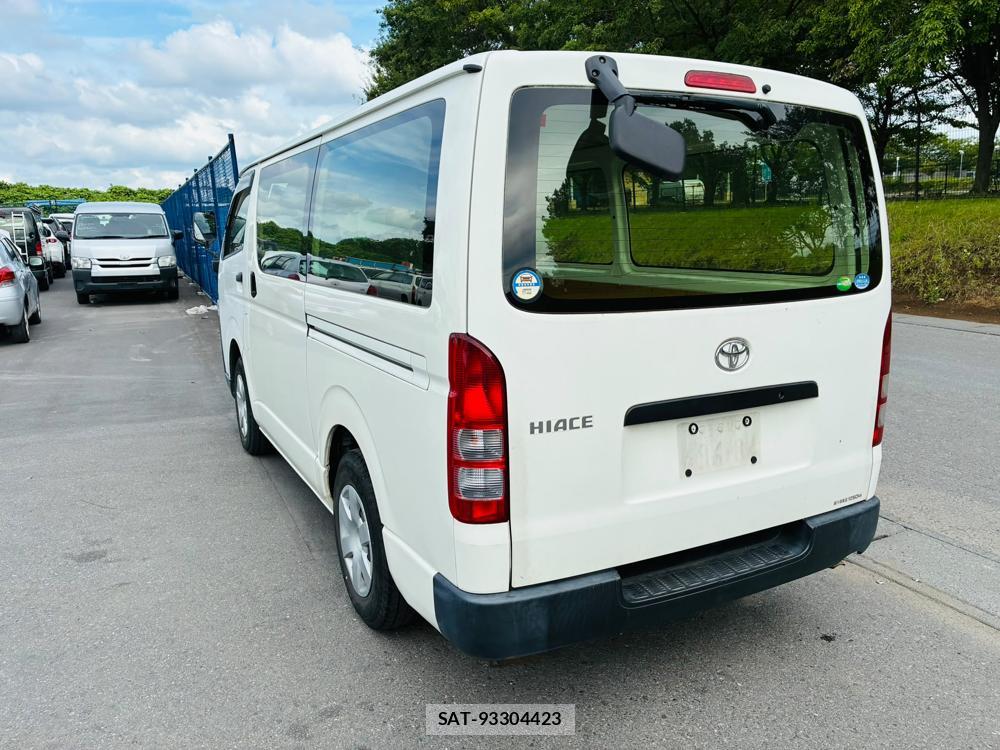 Toyota HIACE VAN 2019-07 8351356-2