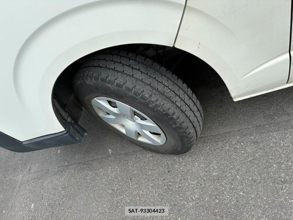 Toyota HIACE VAN 2019-07 8351356-30