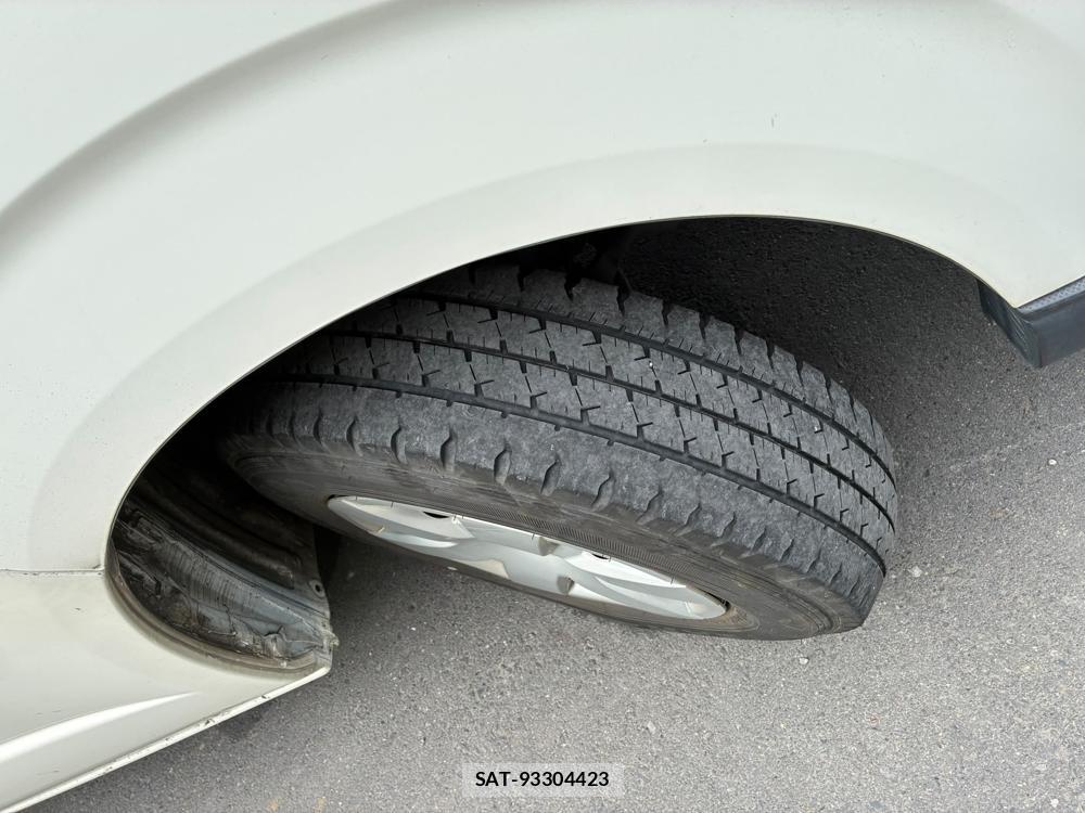 Toyota HIACE VAN 2019-07 8351356-31