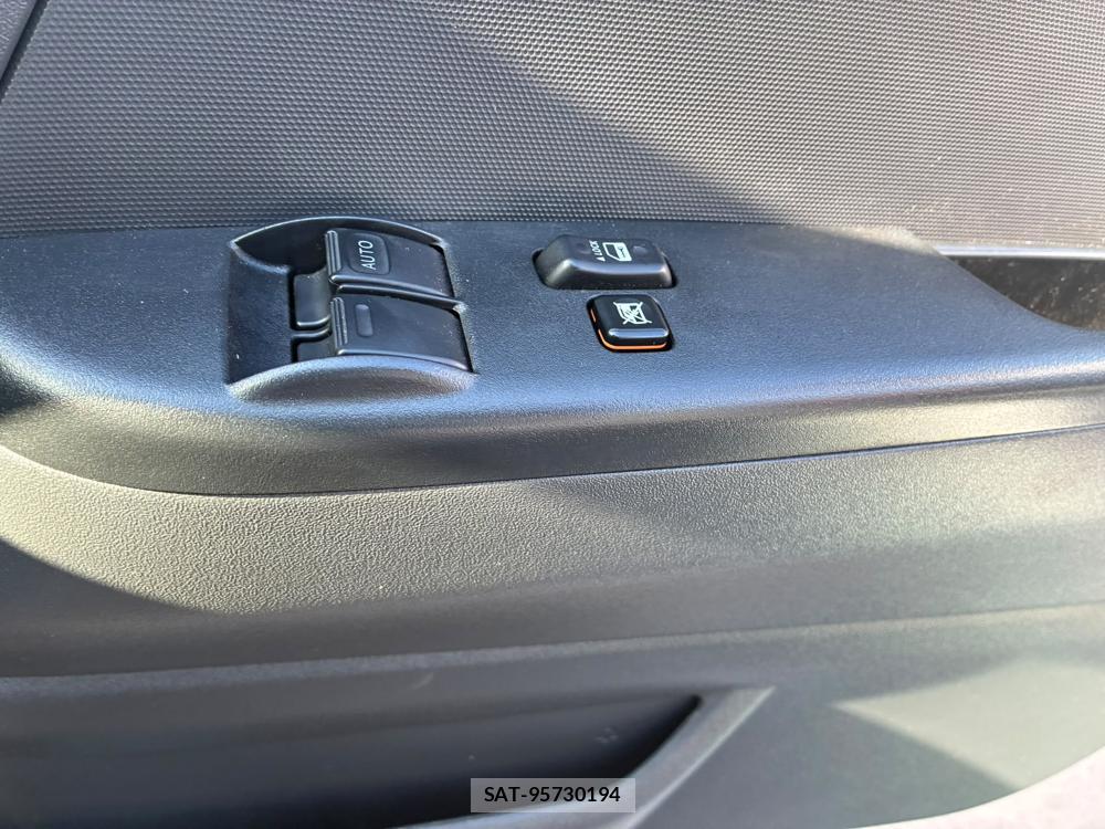 Toyota HIACE VAN 2020-06 7998220-19