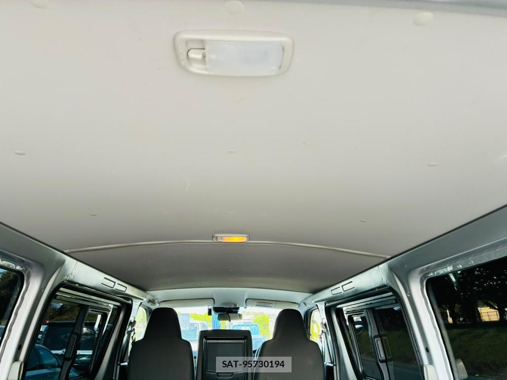 Toyota HIACE VAN 2020-06 7998220-22
