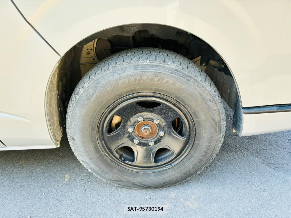 Toyota HIACE VAN 2020-06 7998220-26