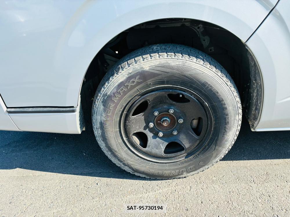Toyota HIACE VAN 2020-06 7998220-27