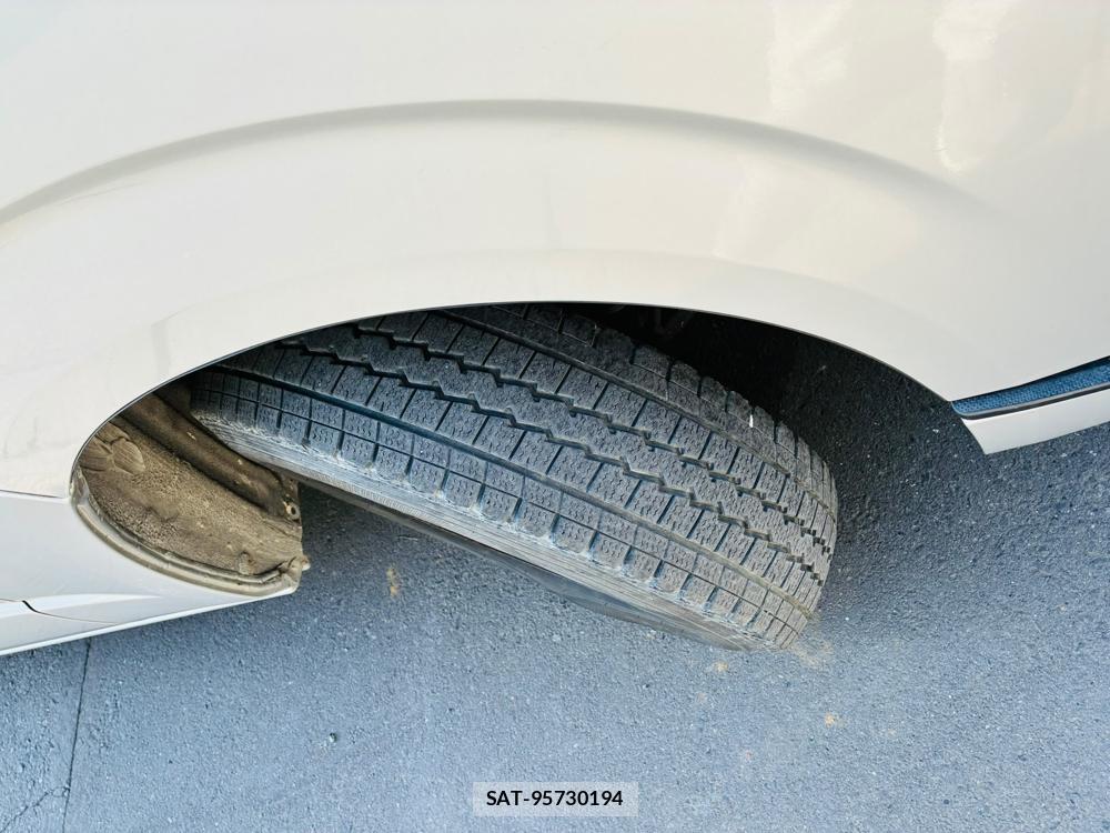 Toyota HIACE VAN 2020-06 7998220-30