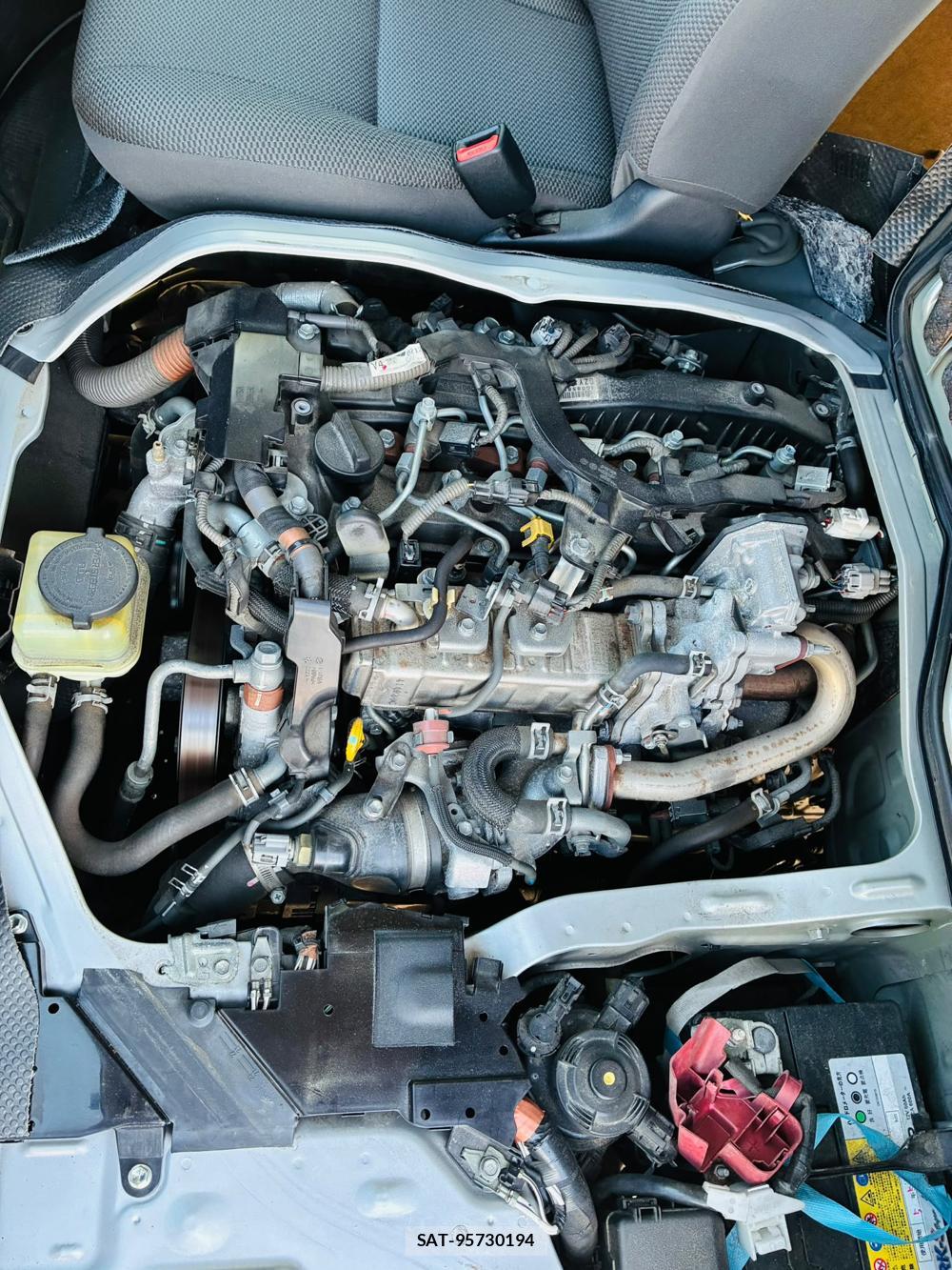 Toyota HIACE VAN 2020-06 7998220-31