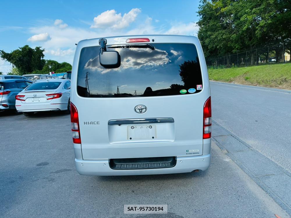 Toyota HIACE VAN 2020-06 7998220-3