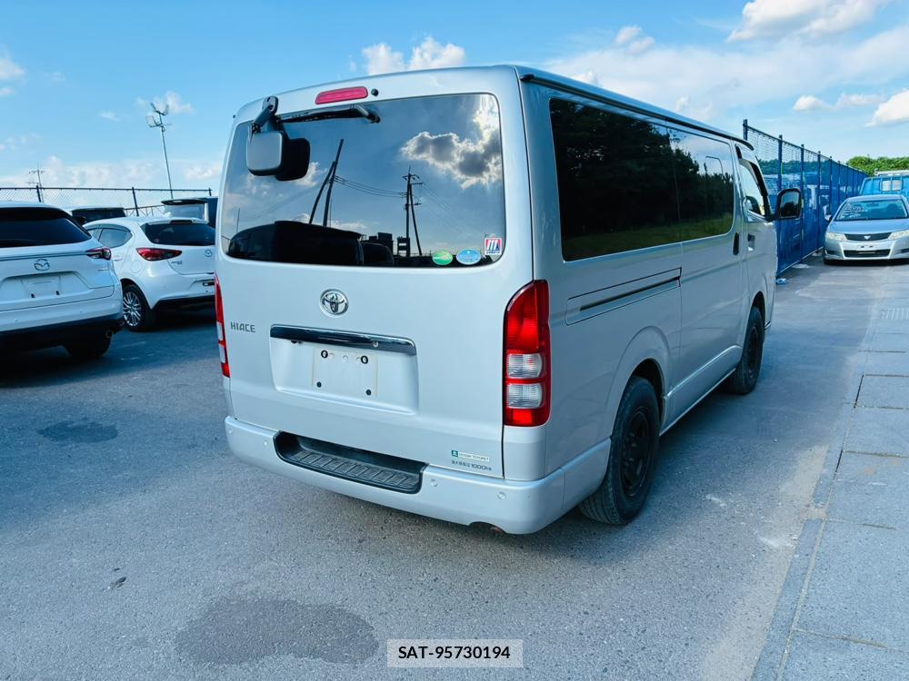 Toyota HIACE VAN 2020-06 7998220-4