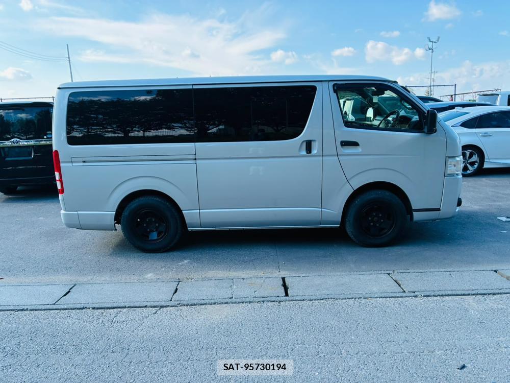 Toyota HIACE VAN 2020-06 7998220-5