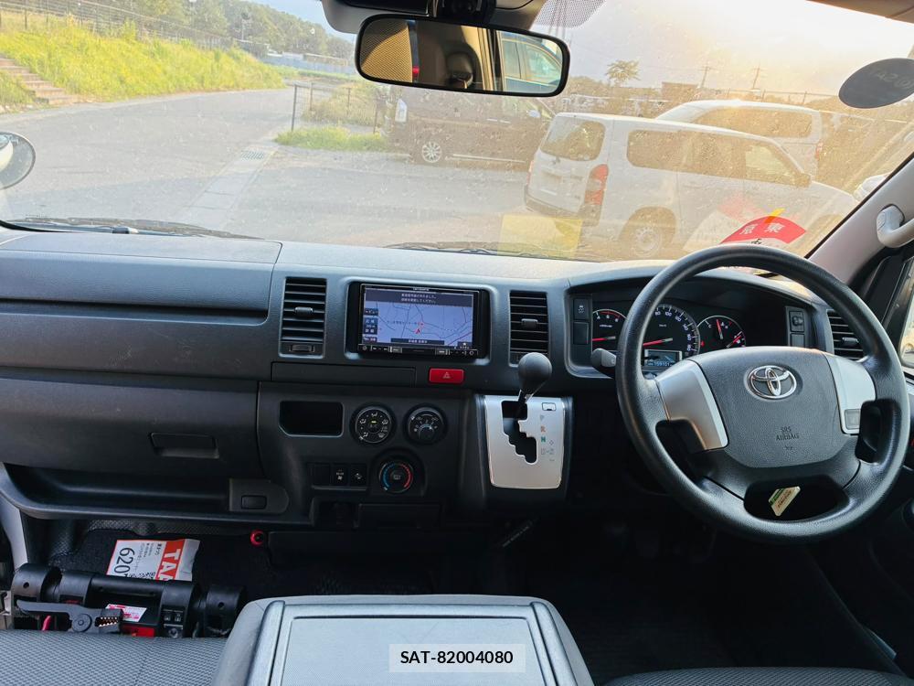 Toyota HIACE VAN 2019-07 8298911-11