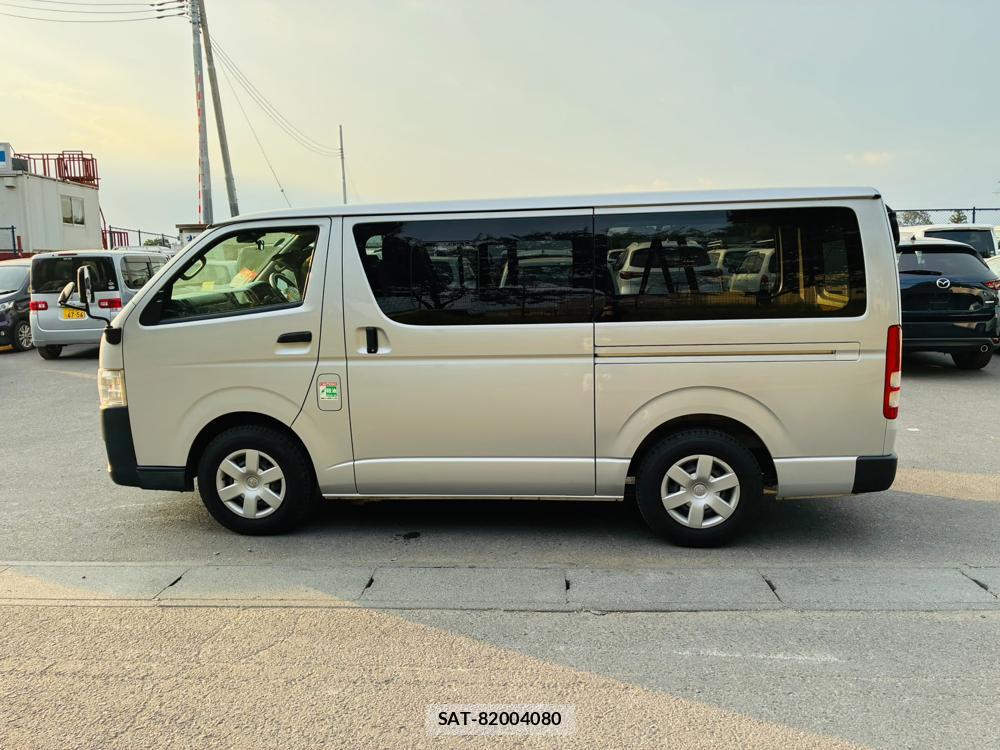 Toyota HIACE VAN 2019-07 8298911-1