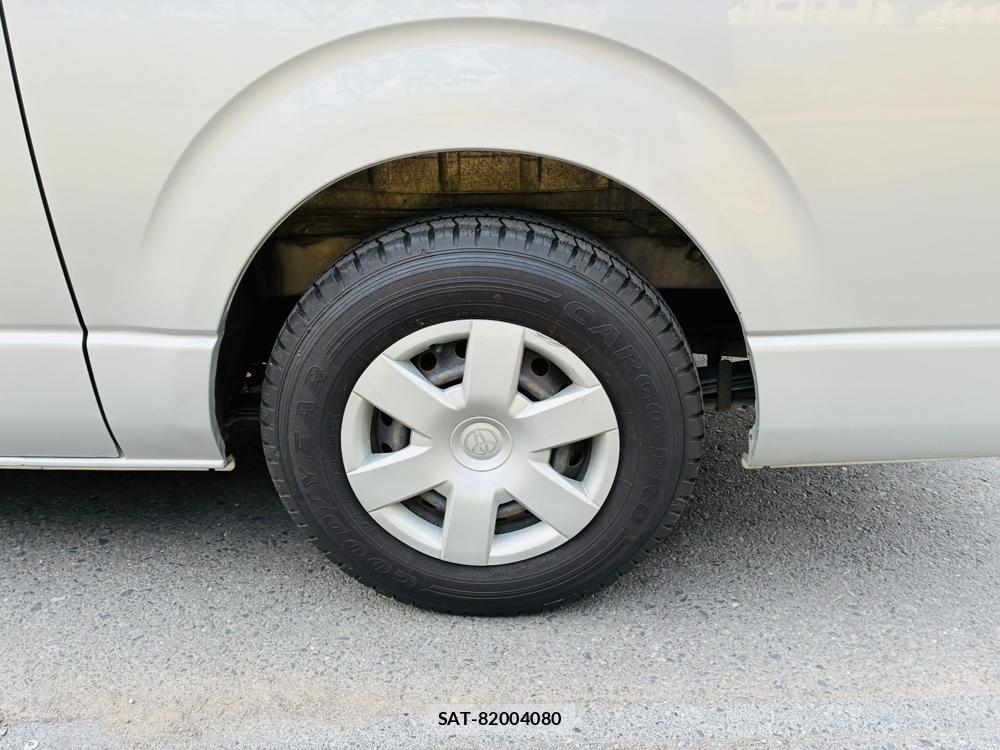 Toyota HIACE VAN 2019-07 8298911-29