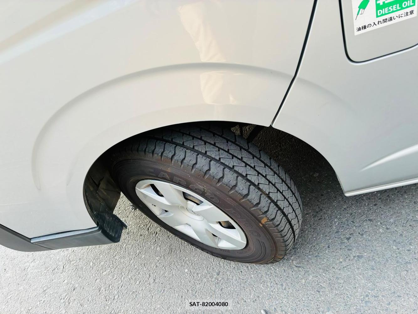 Toyota HIACE VAN 2019-07 8298911-30