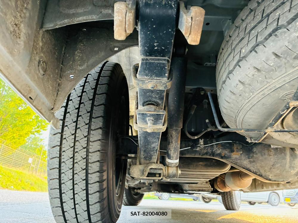 Toyota HIACE VAN 2019-07 8298911-34