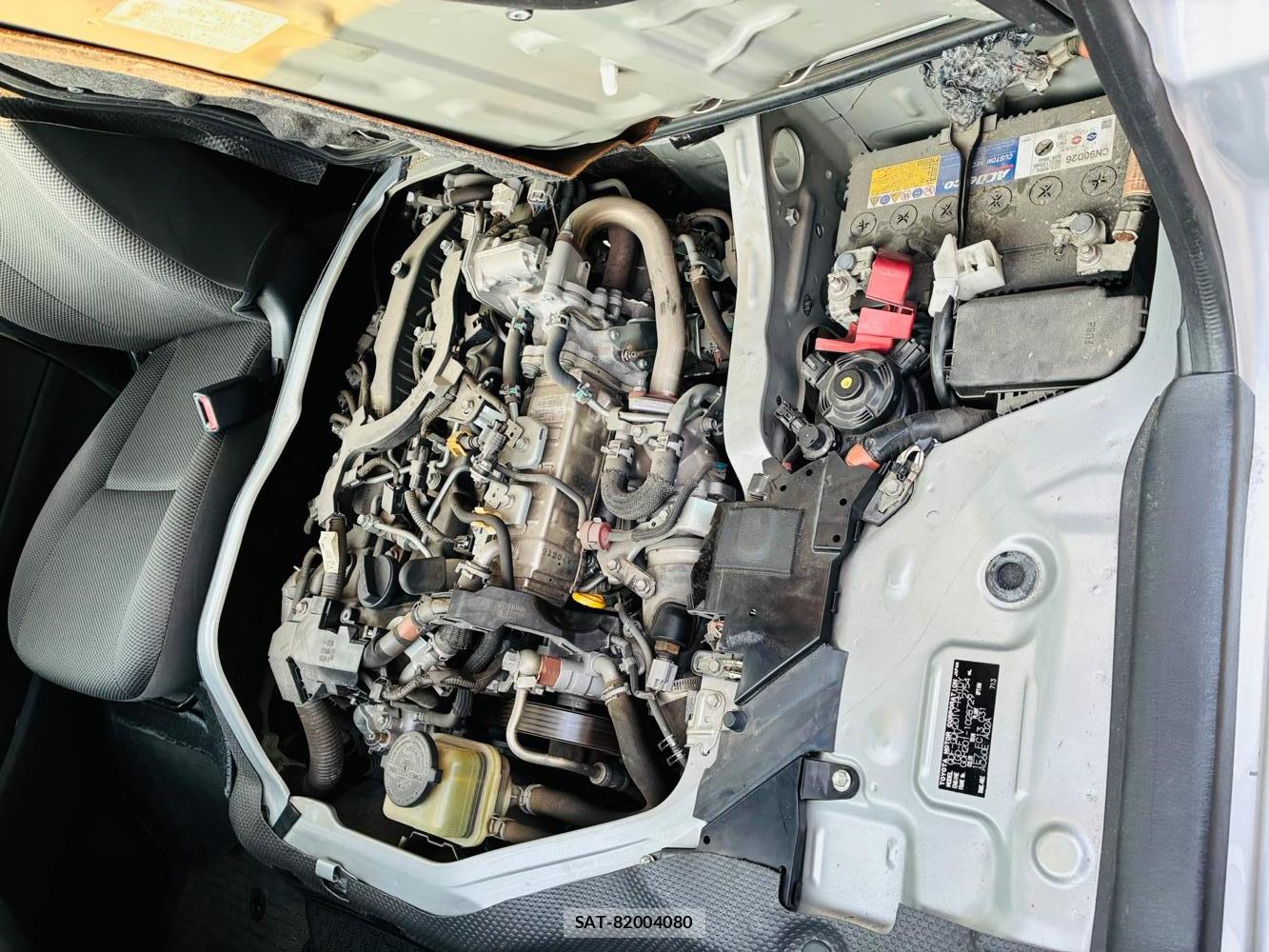 Toyota HIACE VAN 2019-07 8298911-37