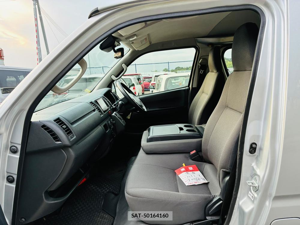 Toyota HIACE VAN 2019-07 8298910-10